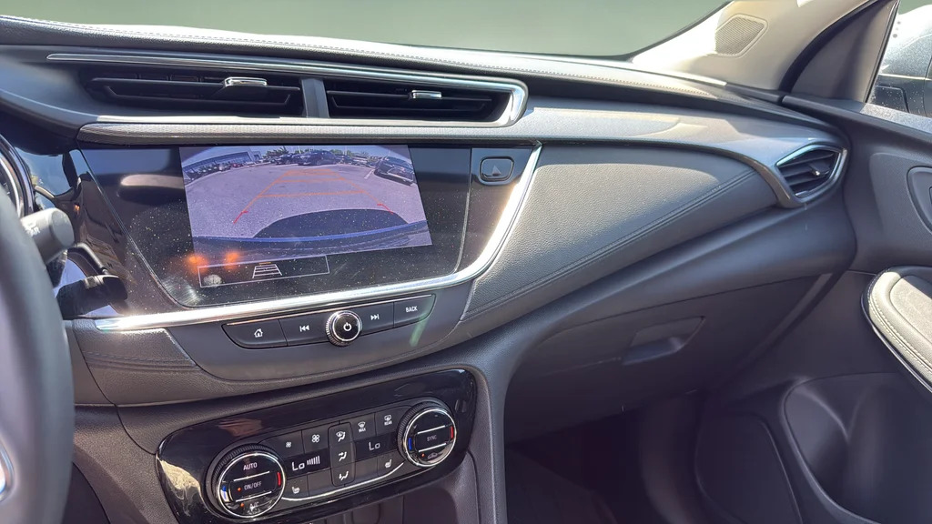 Used 2021  Buick Select image 29