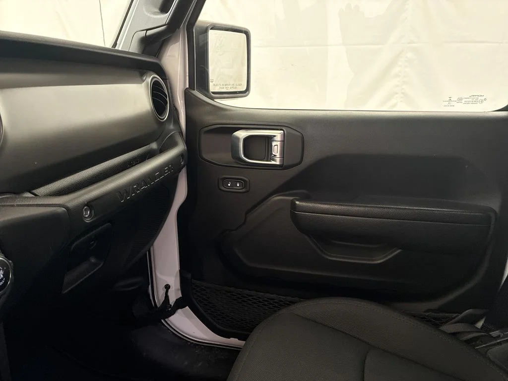 Used 2022 White Jeep Unlimited Sport S image 30