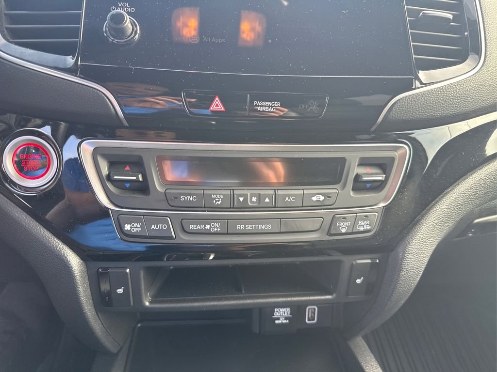 Used 2019 White Diamond Pearl Honda Touring image 28