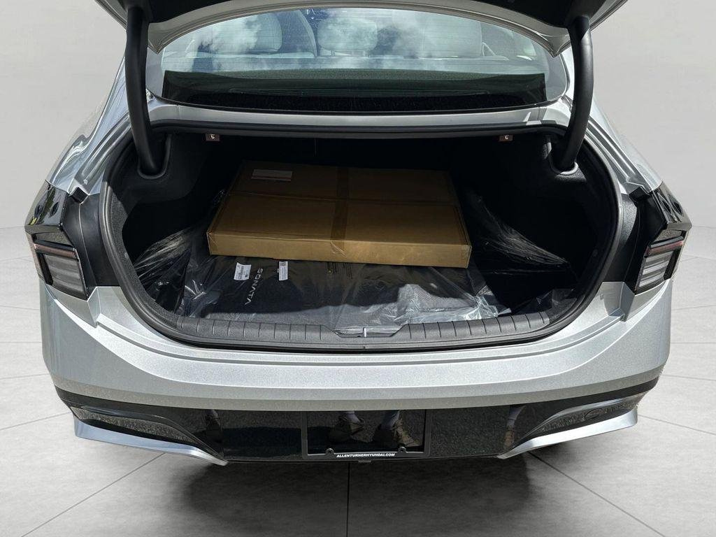 New 2026 Aero Silver Hyundai SEL Sport image 23