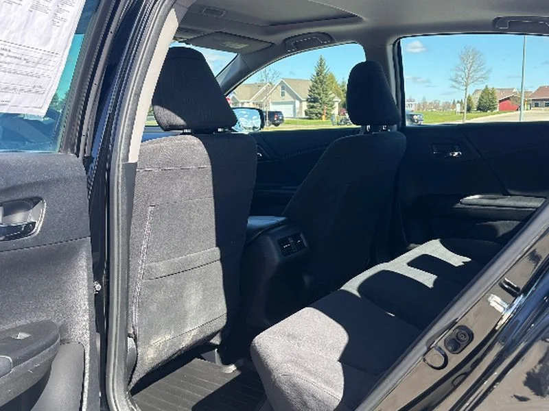 Used 2015  Honda EX image 10