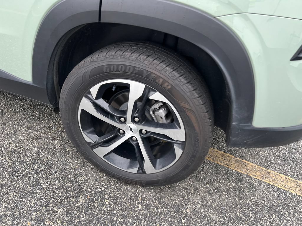 Certified Used 2024 Cacti Green Chevrolet 1RS image 7