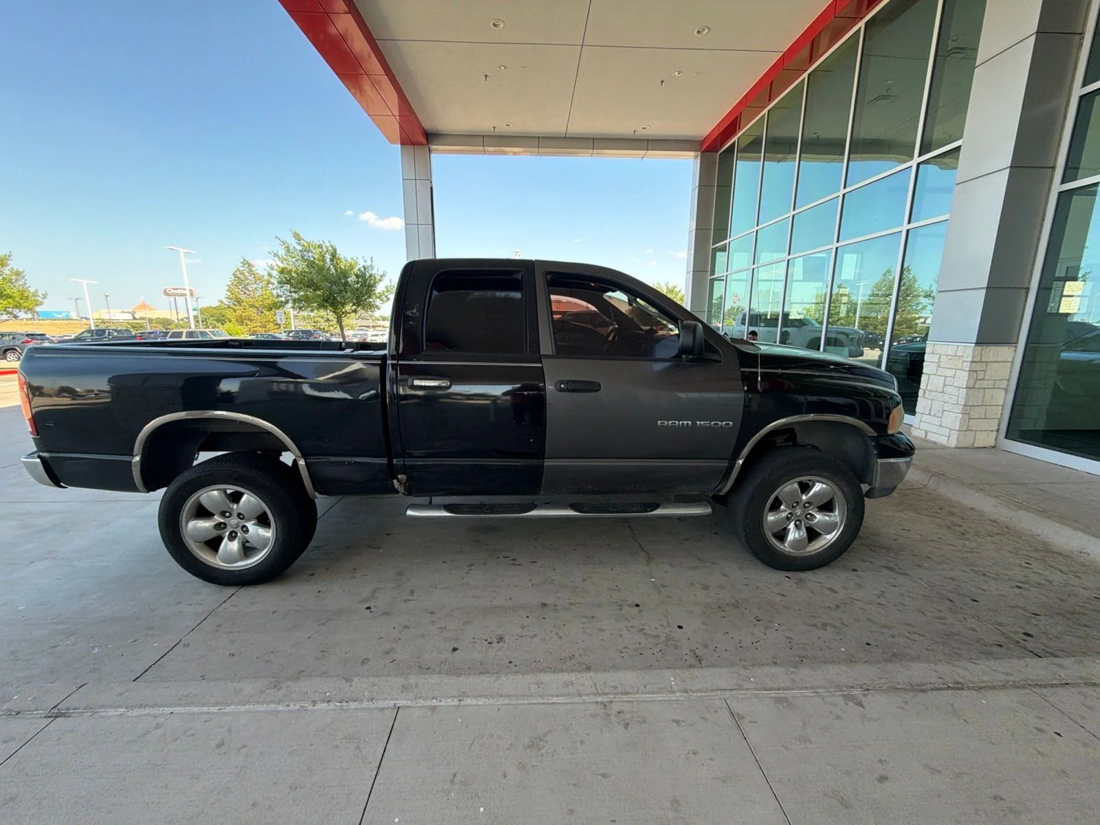 Used 2005 Blue Dodge SLT image 19
