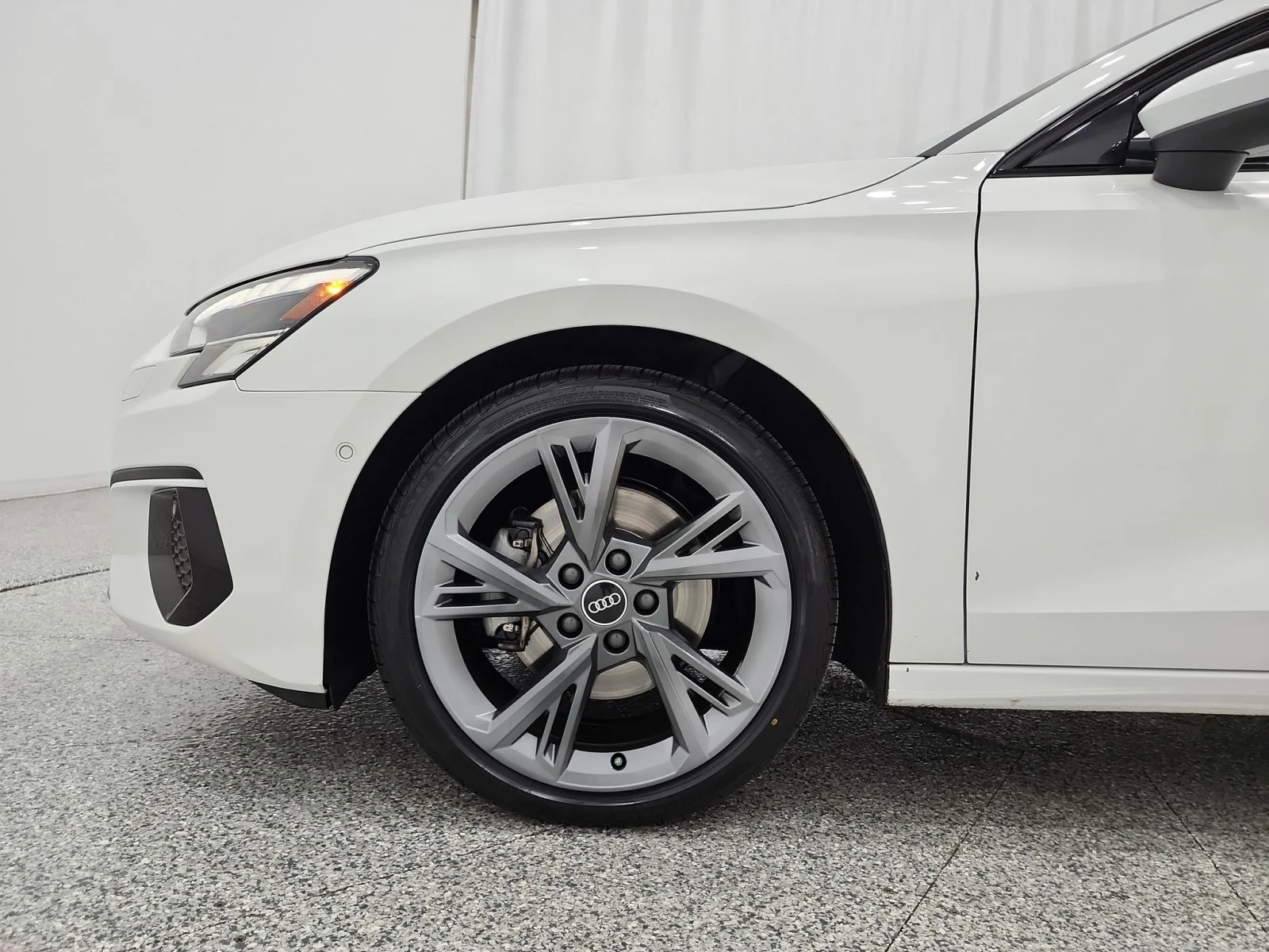 Used 2024 Ibis White Audi Premium image 18