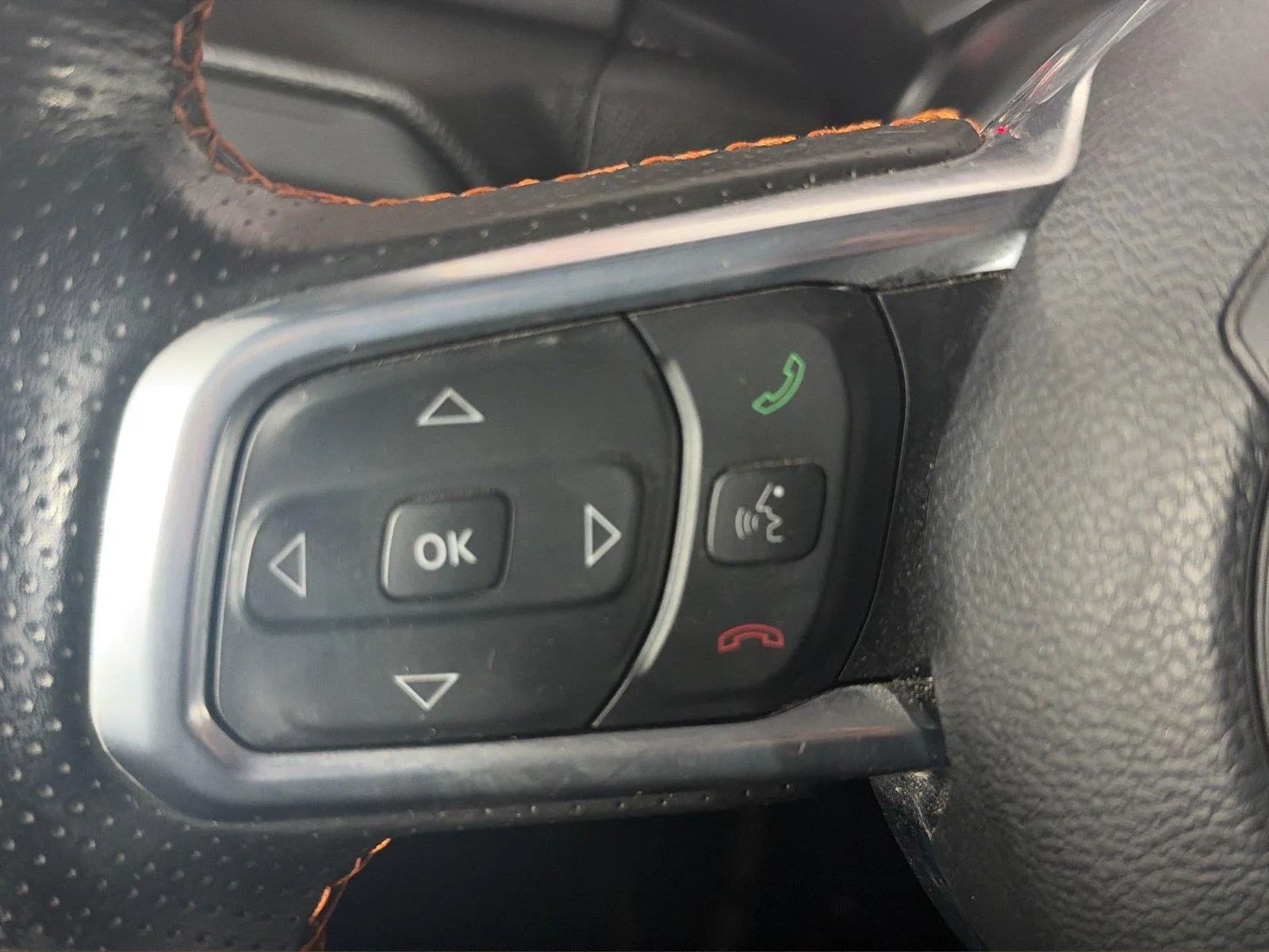 Used 2022 Granite Crystal Metallic Clearcoat Jeep Mojave image 20