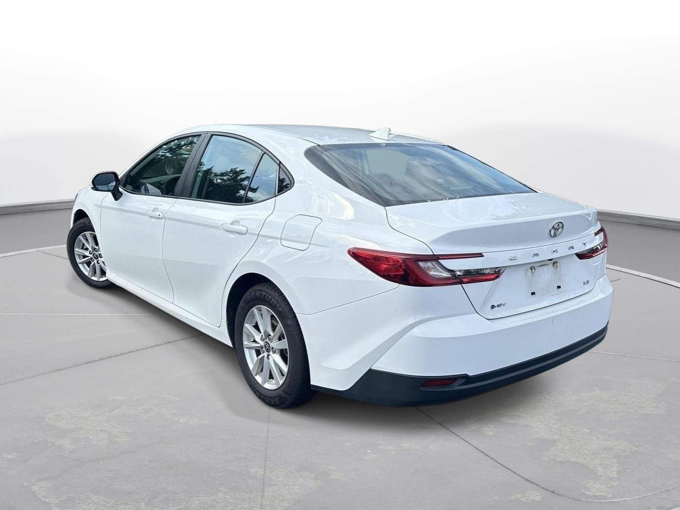 Used 2025 Ice Cap Toyota LE image 8
