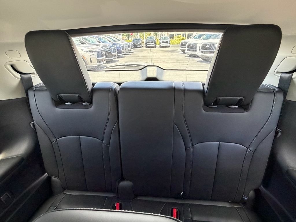 Used 2026 Green INFINITI LUXE image 15