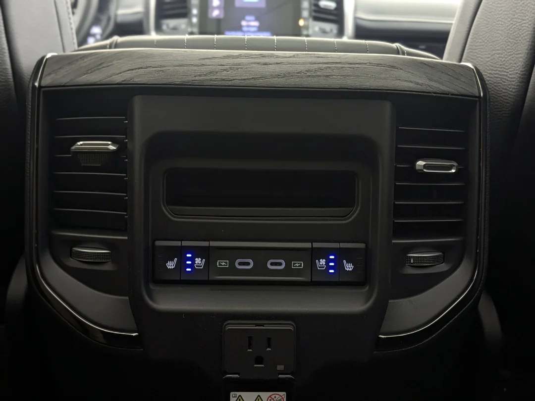 New 2026 Black RAM Limited - - 5.7L HEMI V8 - Pano Sunroof - 14.4 Uconnect - Surround Cam & More! image 30