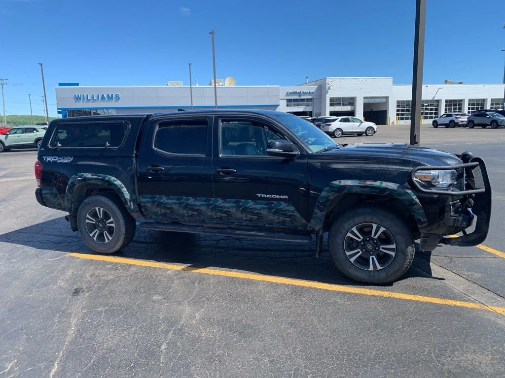 2017 Toyota Tacoma TRD Sport Double Cab 4x4 V6 Auto SB's photo