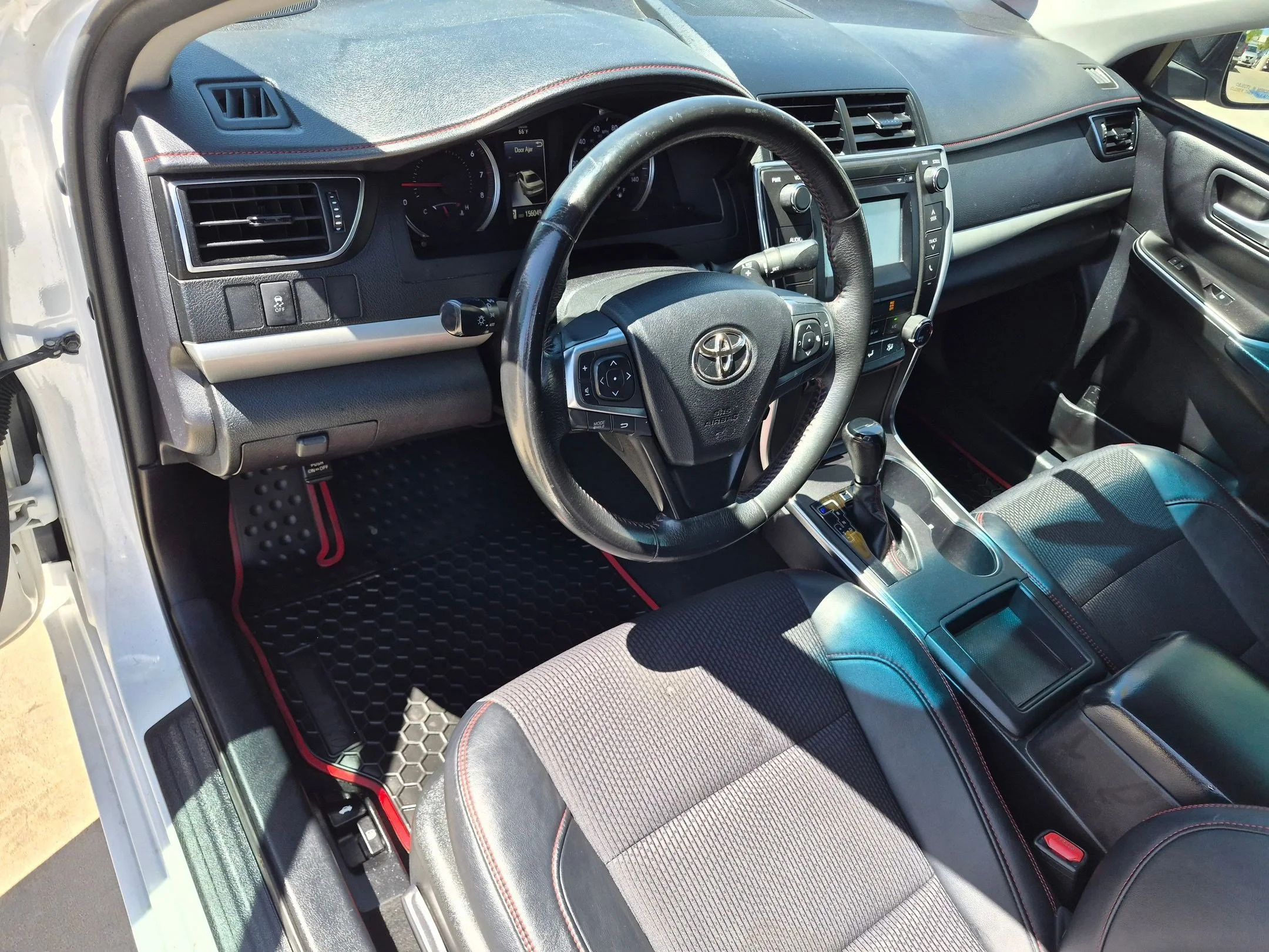 Used 2017 Super White Toyota SE image 15
