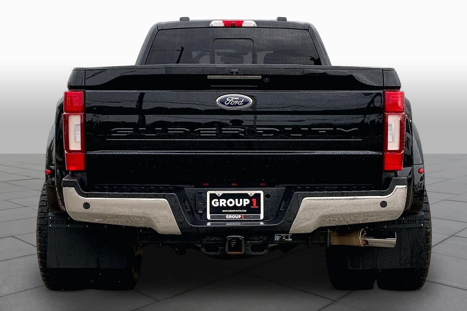 Used 2022 Agate Black Metallic Ford F-450 Pickup LARIAT image 4