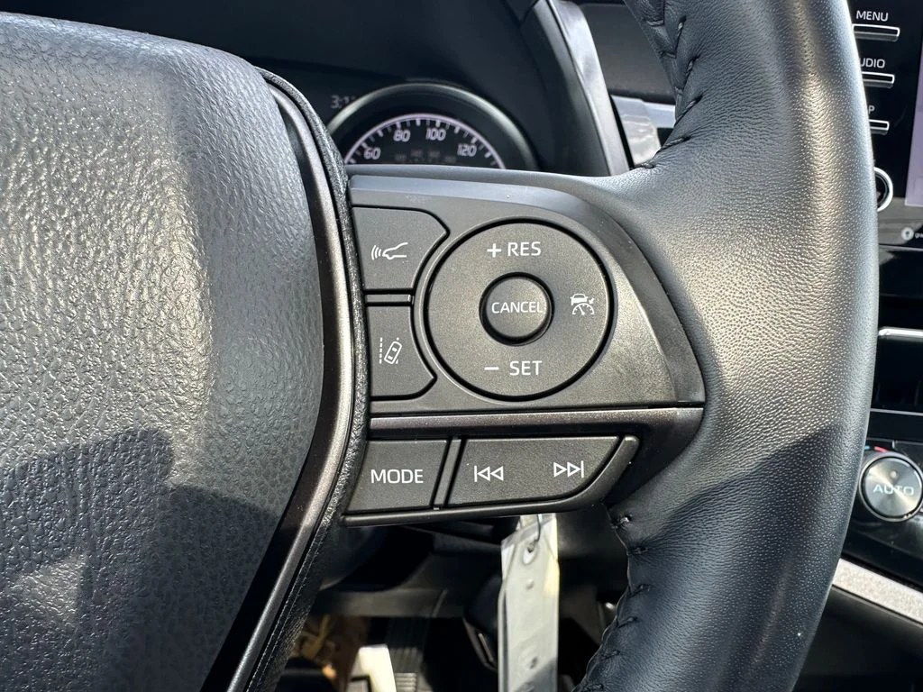 Used 2023 White Toyota SE image 21