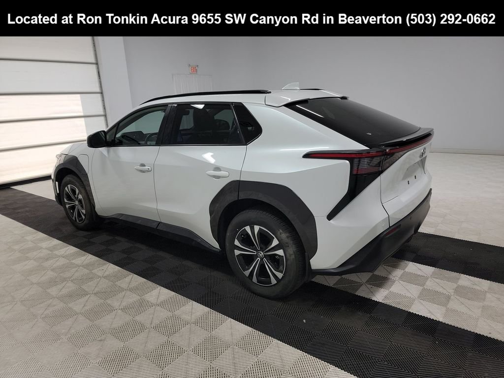 Used 2024 Wind Chill Pearl Toyota XLE image 6
