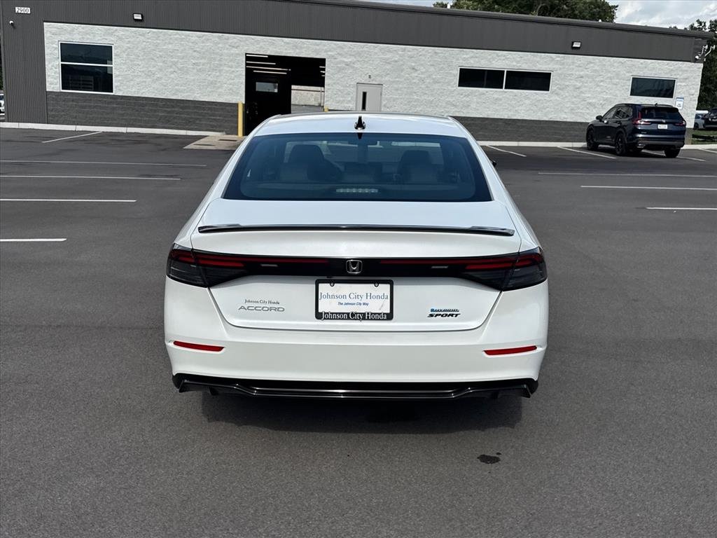 Certified Used 2023 Platinum White Pearl Honda Sport-L image 5