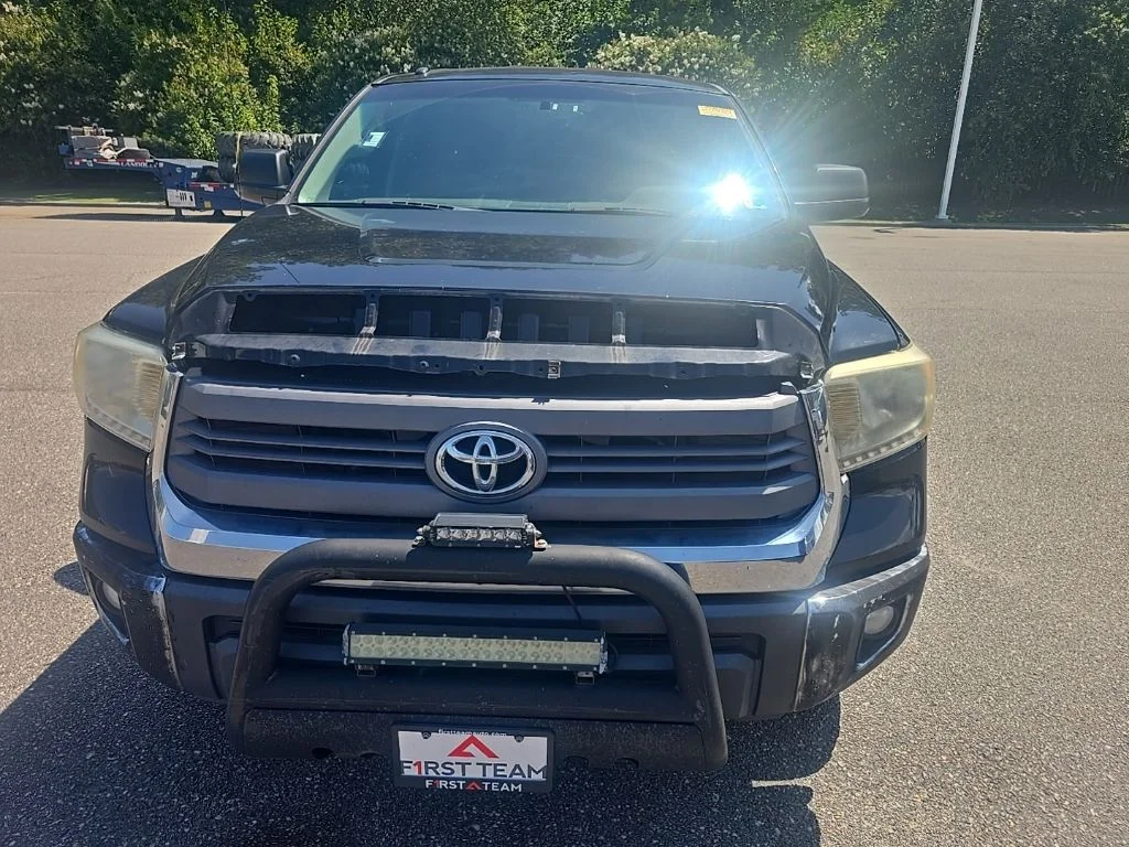 Used 2014 Black Toyota SR5 image 2