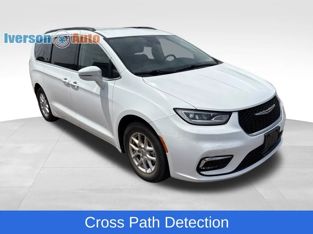 Used 2022 White Chrysler Touring L image 10