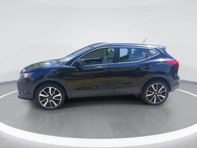 Used 2017 Black Nissan SL image 2