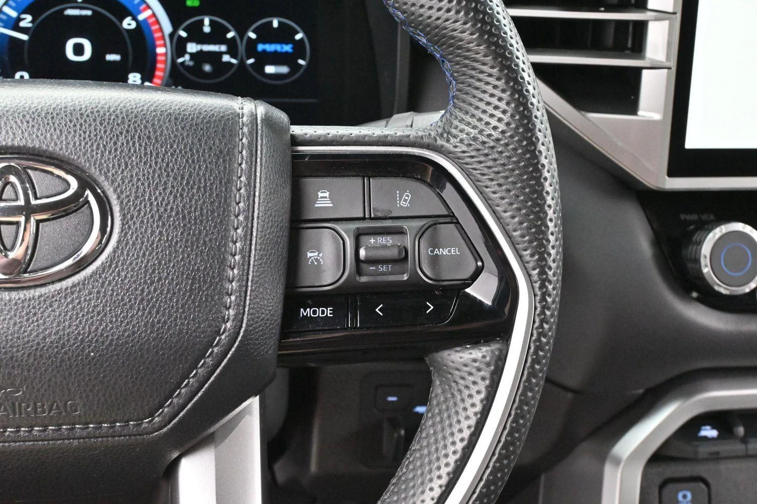 Used 2024  Toyota Platinum Hybrid image 16