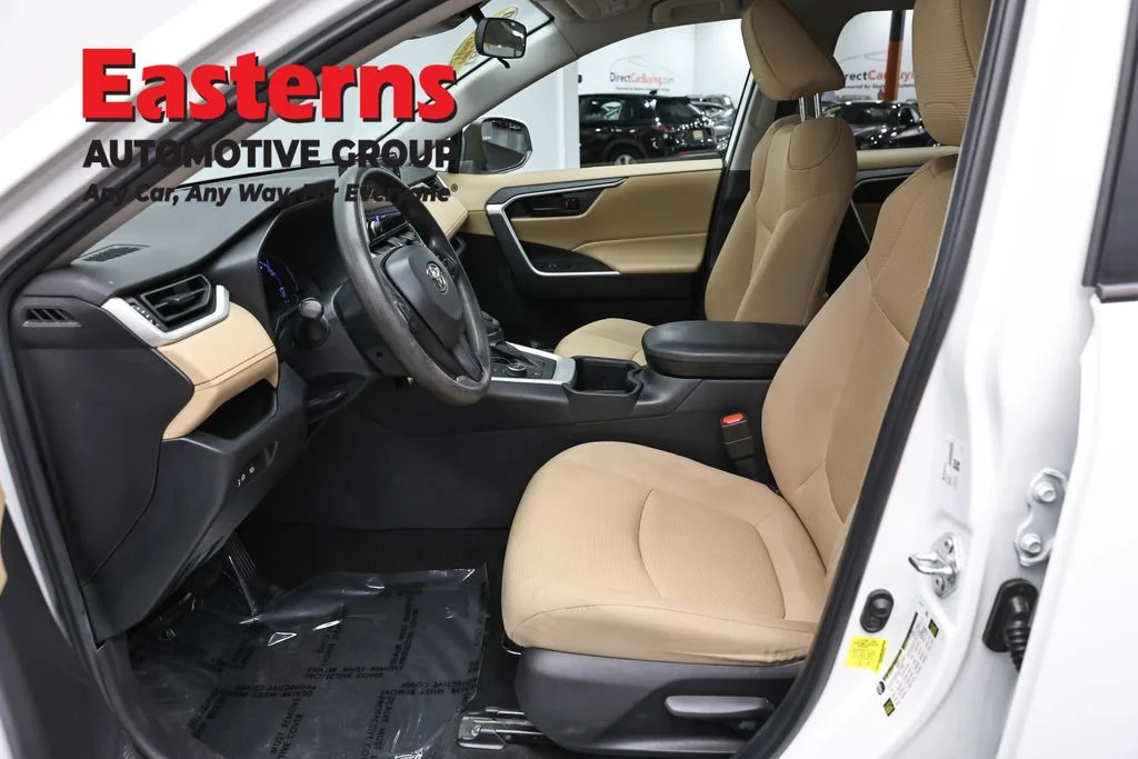 Used 2023 White Toyota LE image 13
