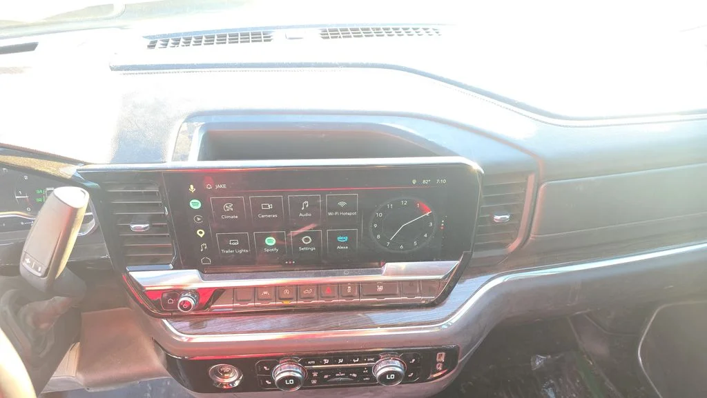 Used 2022 Beige GMC Elevation image 18