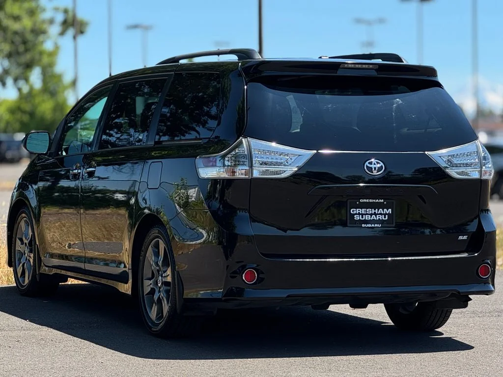 Used 2016 Midnight Black Metallic Toyota SE Premium image 5