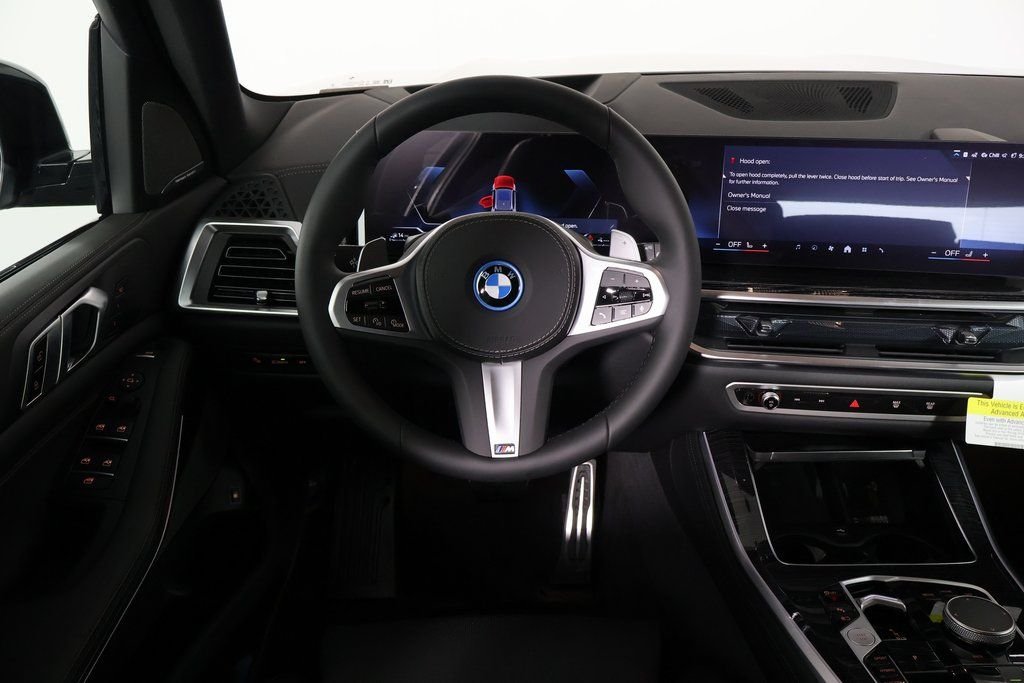 New 2026 Skyscraper Grey Metallic BMW xDrive50e image 3