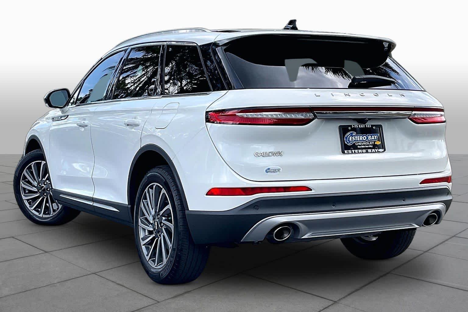 Used 2023 Pristine White Lincoln Reserve image 12