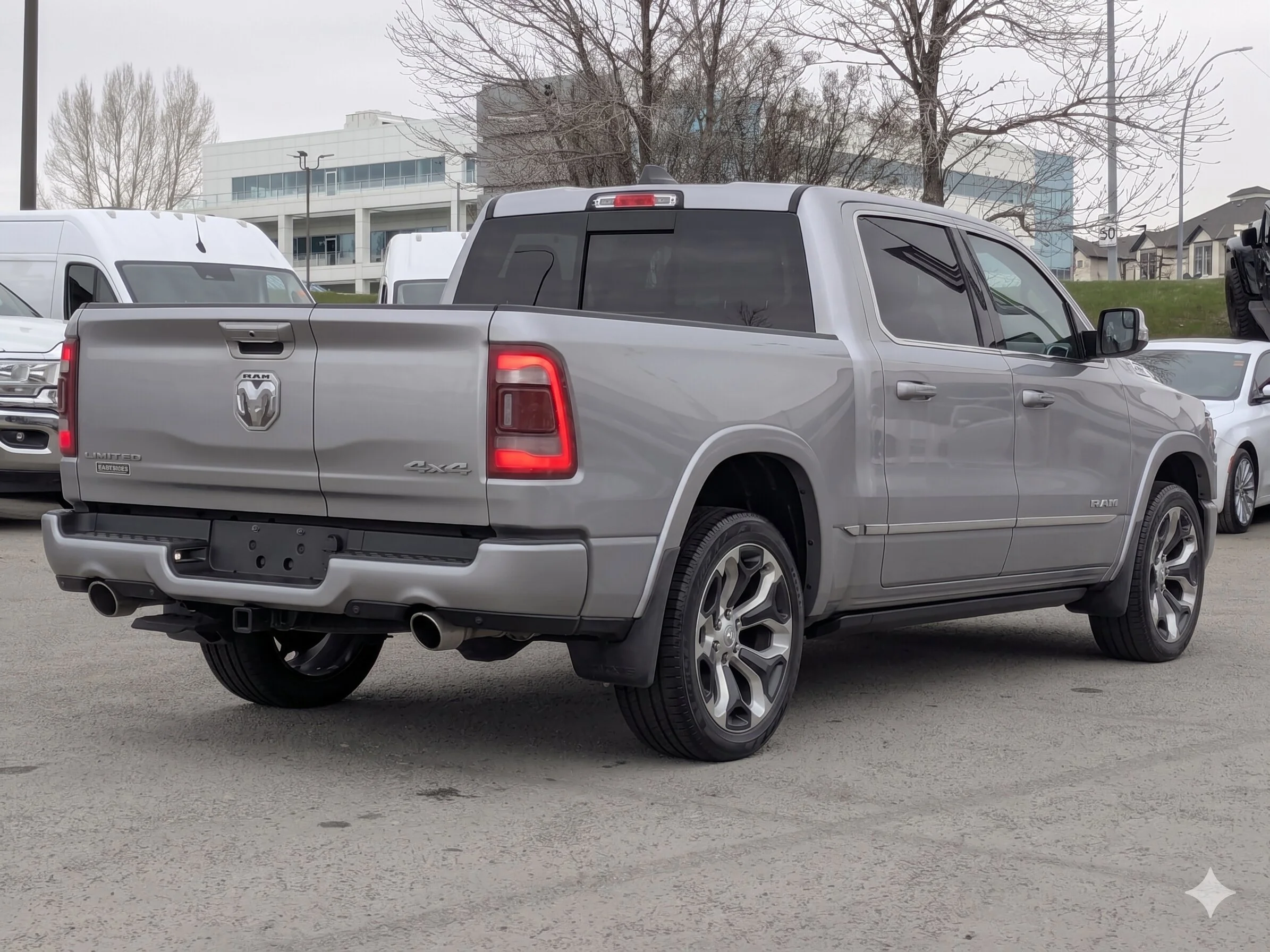 Used 2023 Silver RAM Limited - - Elite Pkg  - Ltd Lvl 1 Grp  - Pano Sunroof  - 22 Wheels  & More image 8