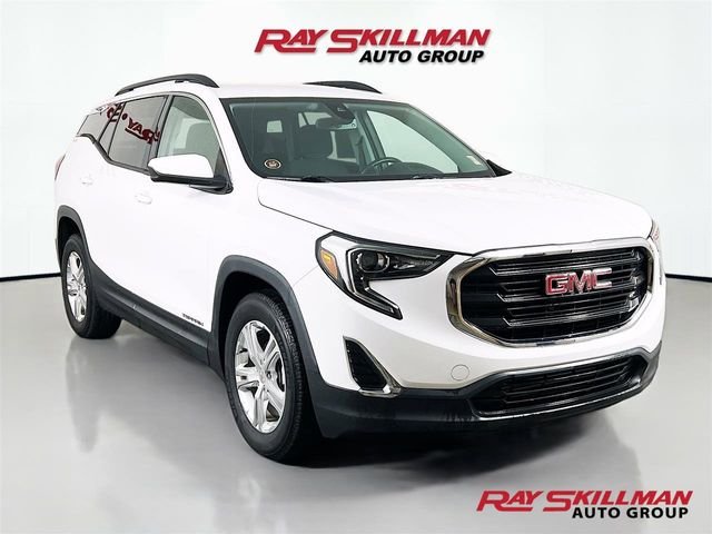 Used 2020 White GMC SLE image 1