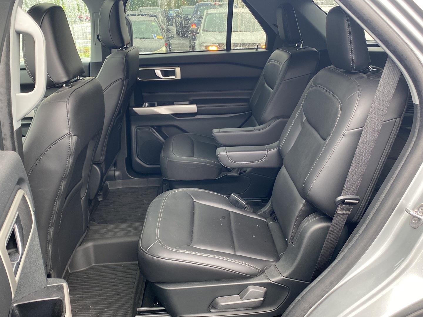 Used 2023 Iconic Silver Ford XLT image 4