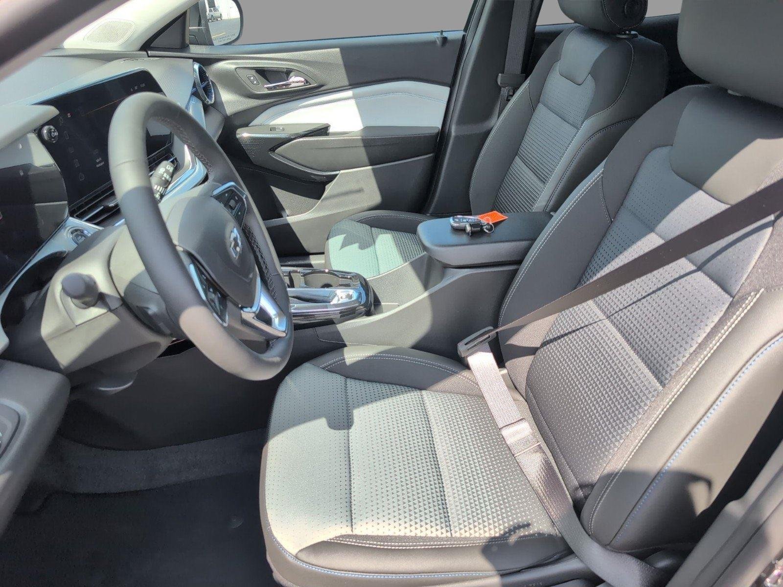 2026 Chevrolet Trax LT - Photo 15