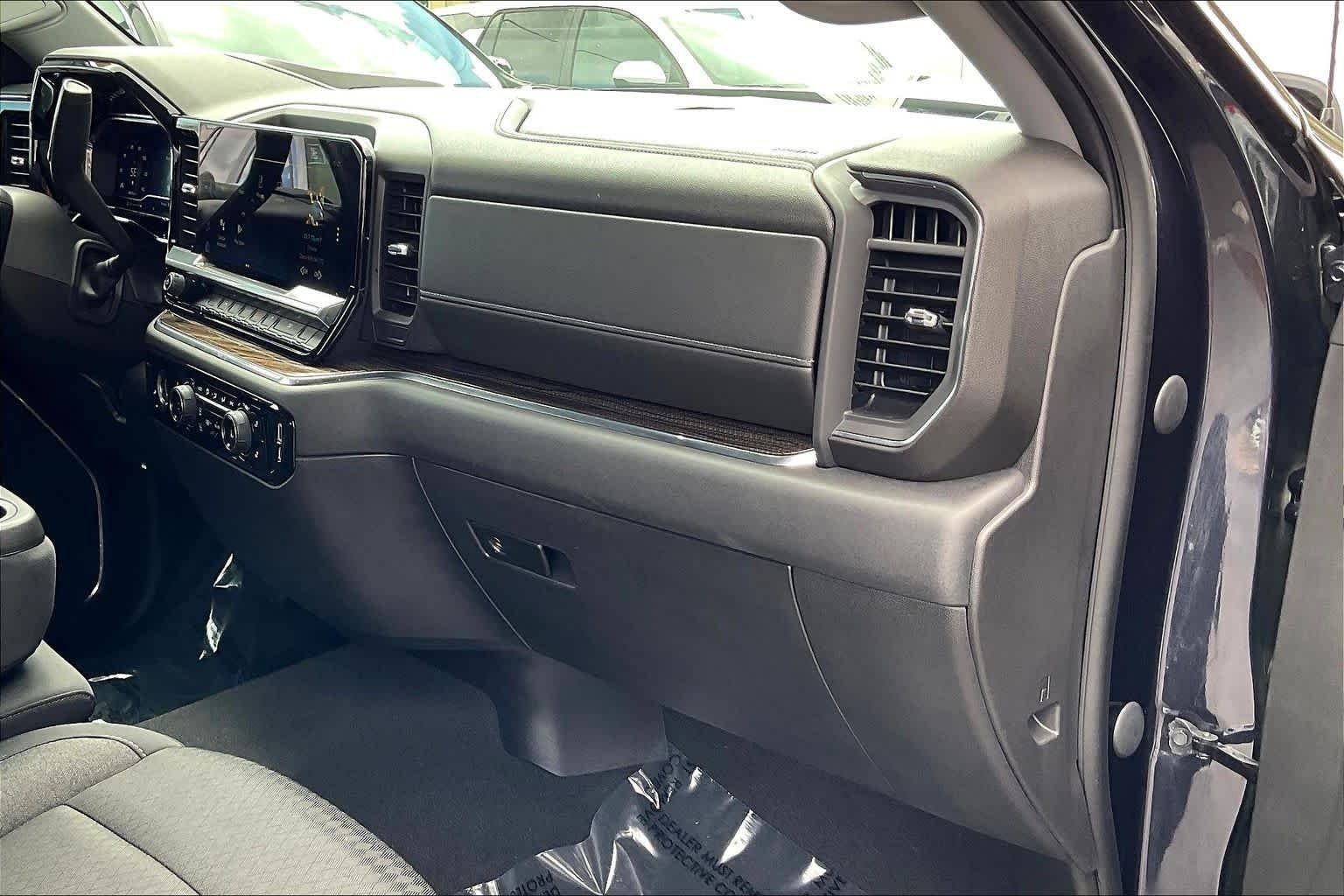 2023 Chevrolet Silverado 1500 LT - Photo 13
