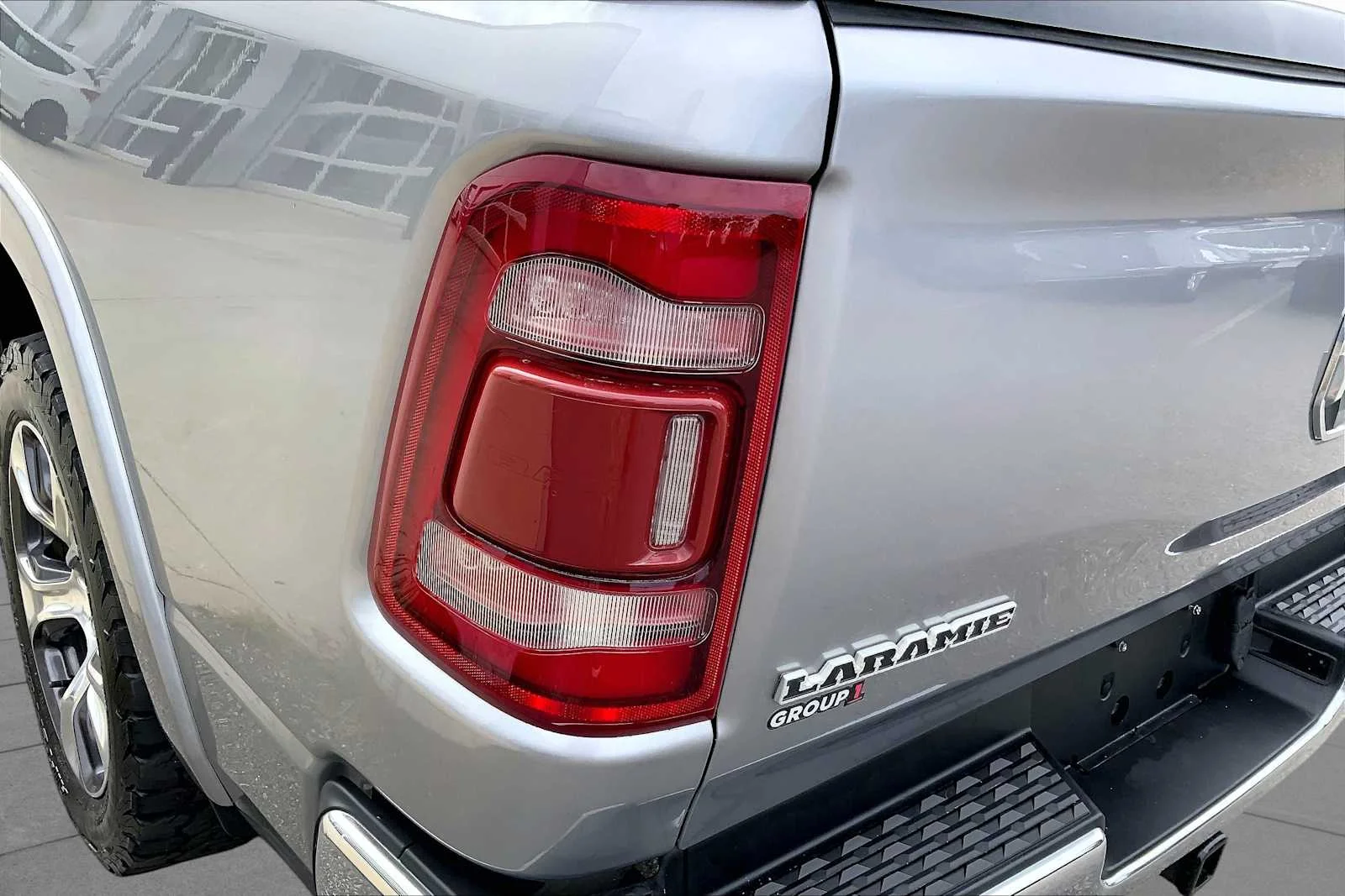 Used 2019 Billet Silver Metallic Clearcoat Ram Laramie image 26