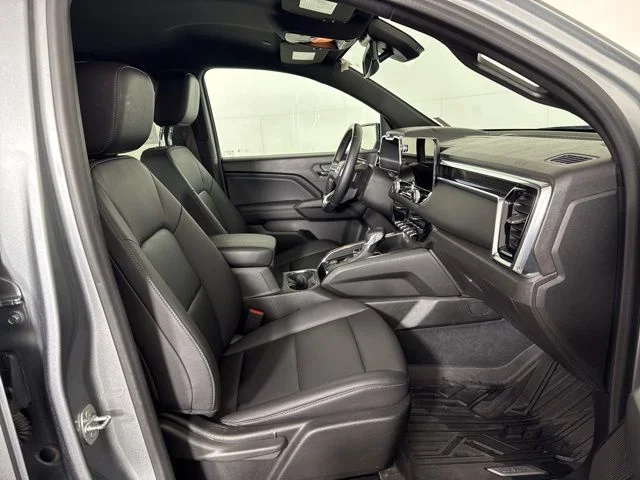 Used 2023 Sterling Metallic GMC Elevation image 4