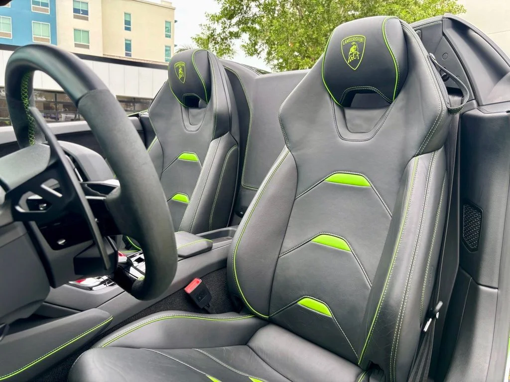 Used 2021 Verde Mantis Pearl Lamborghini  image 21