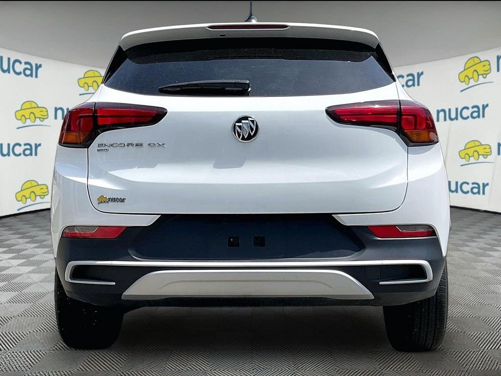Used 2022 White Buick Preferred image 5