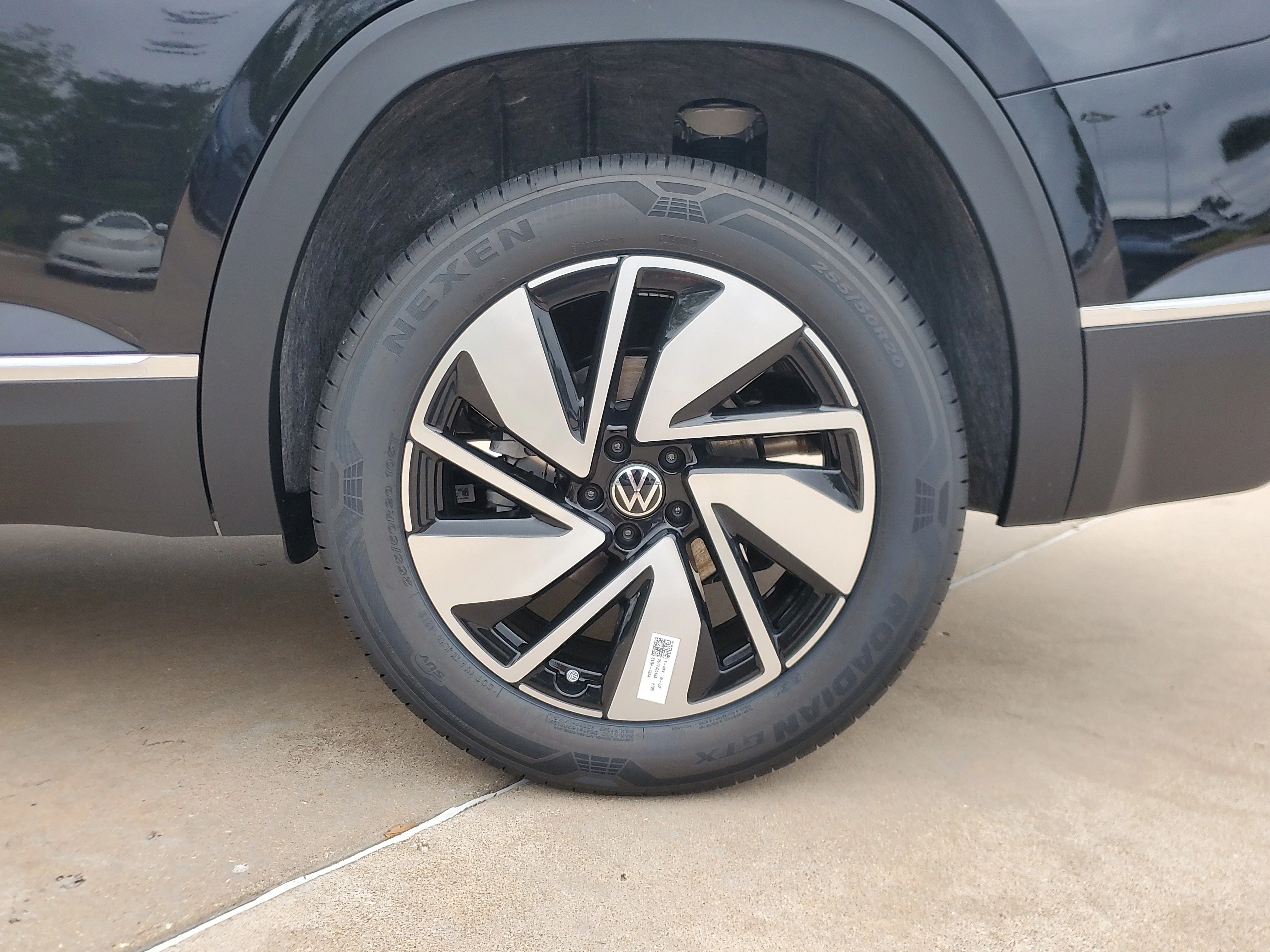 New 2026 Black Volkswagen 2.0T SEL image 10