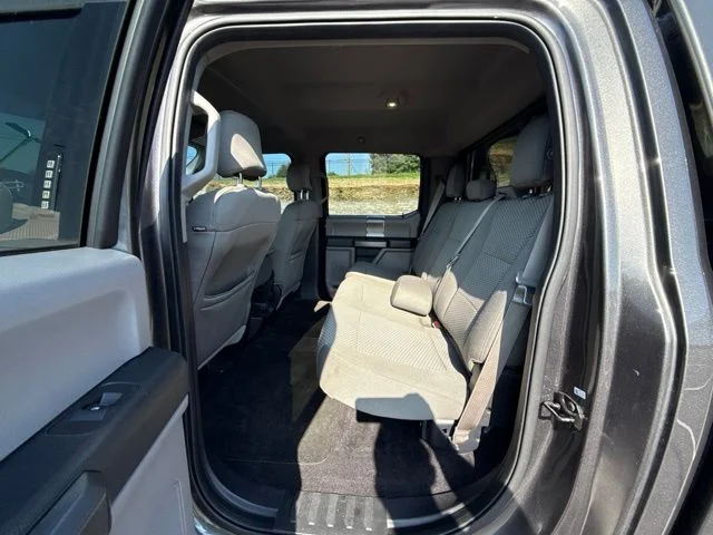 Used 2015 Magnetic Metallic Ford XLT image 5