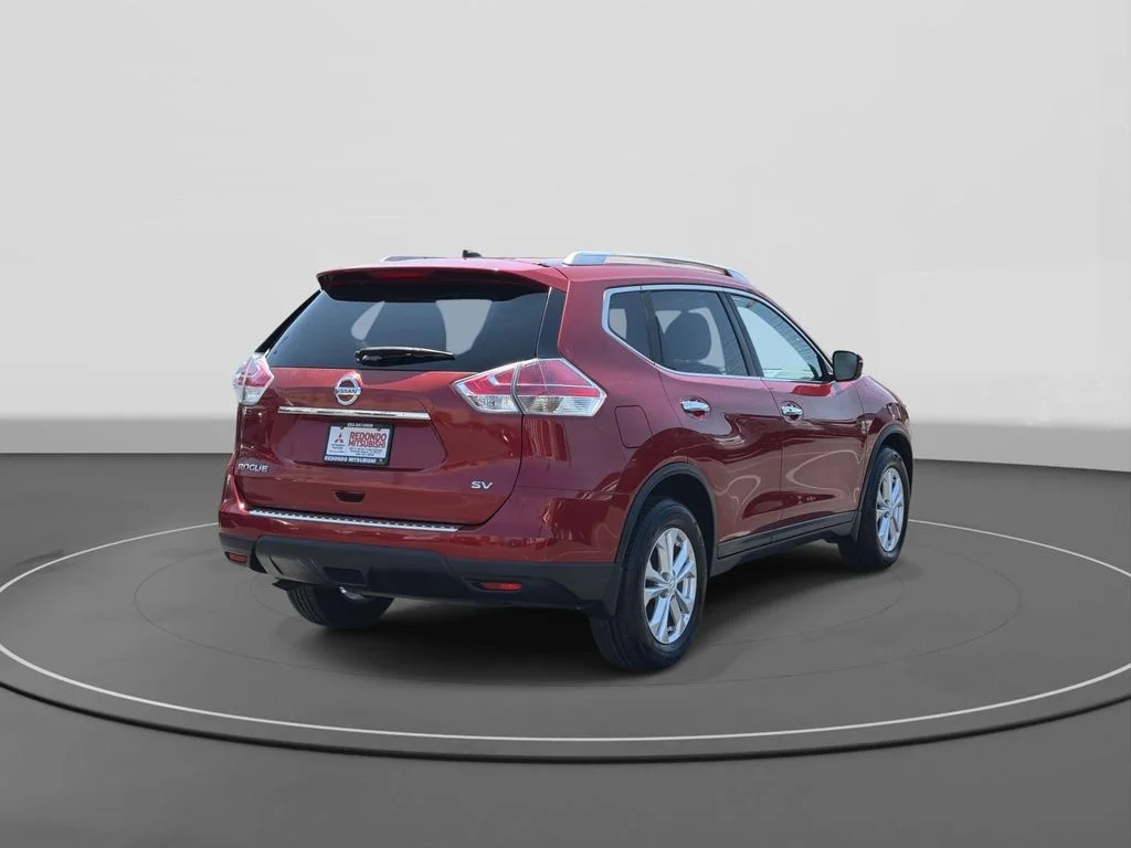 Used 2016 Cayenne Red Nissan SV image 5