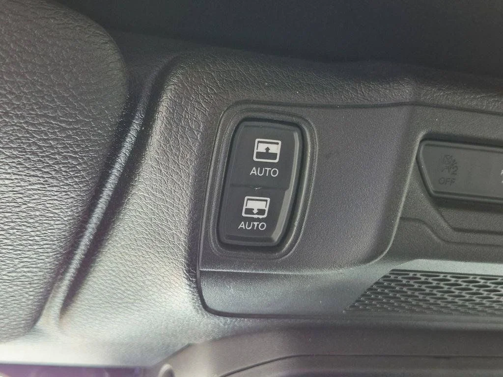 Used 2024 White Jeep Sahara image 21