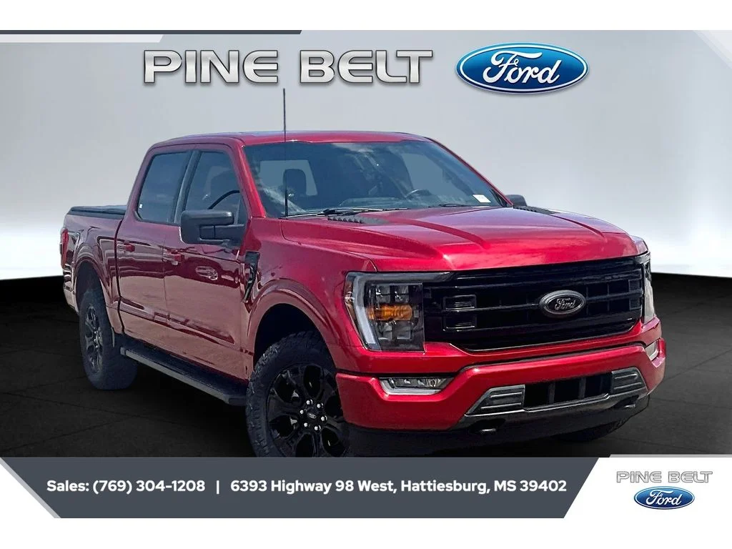 Used 2022 Rapid Red Metallic Tinted Clearcoat Ford XLT image 1
