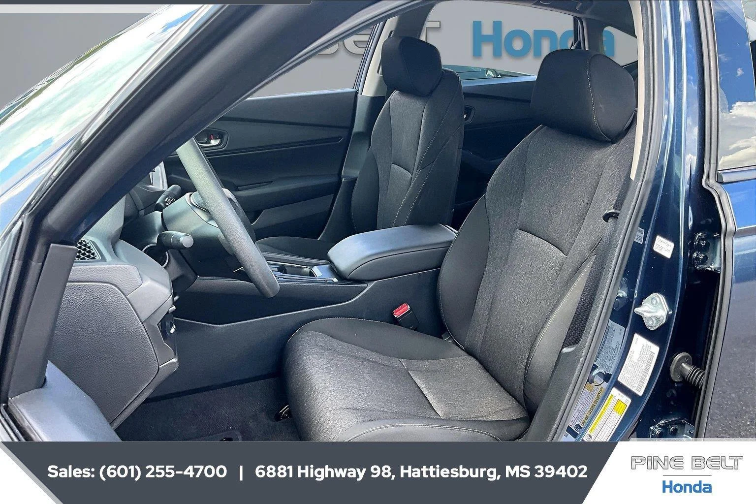 Used 2026 Canyon River Blue Metallic Honda SE image 18