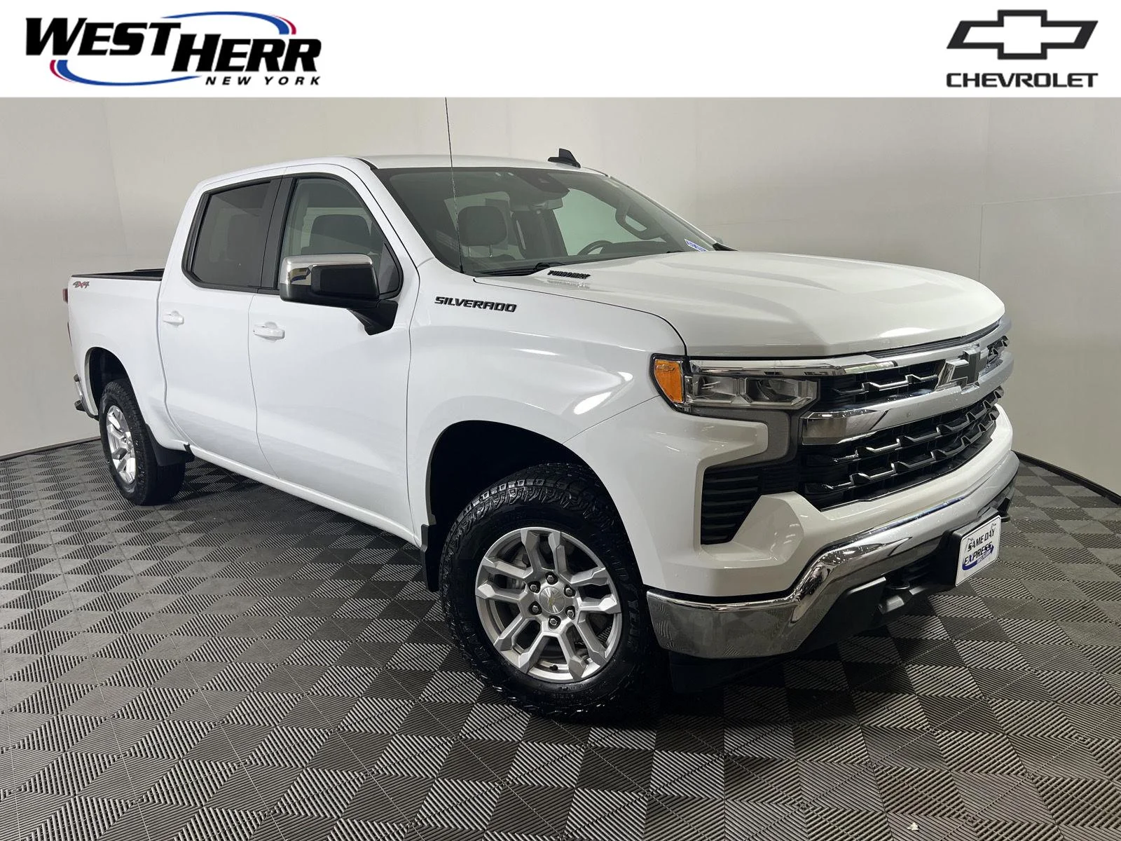 Used 2024 Summit White Chevrolet LT (2FL) image 1