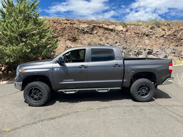 Used 2020 Magnetic Gray Metallic Toyota SR5 image 13