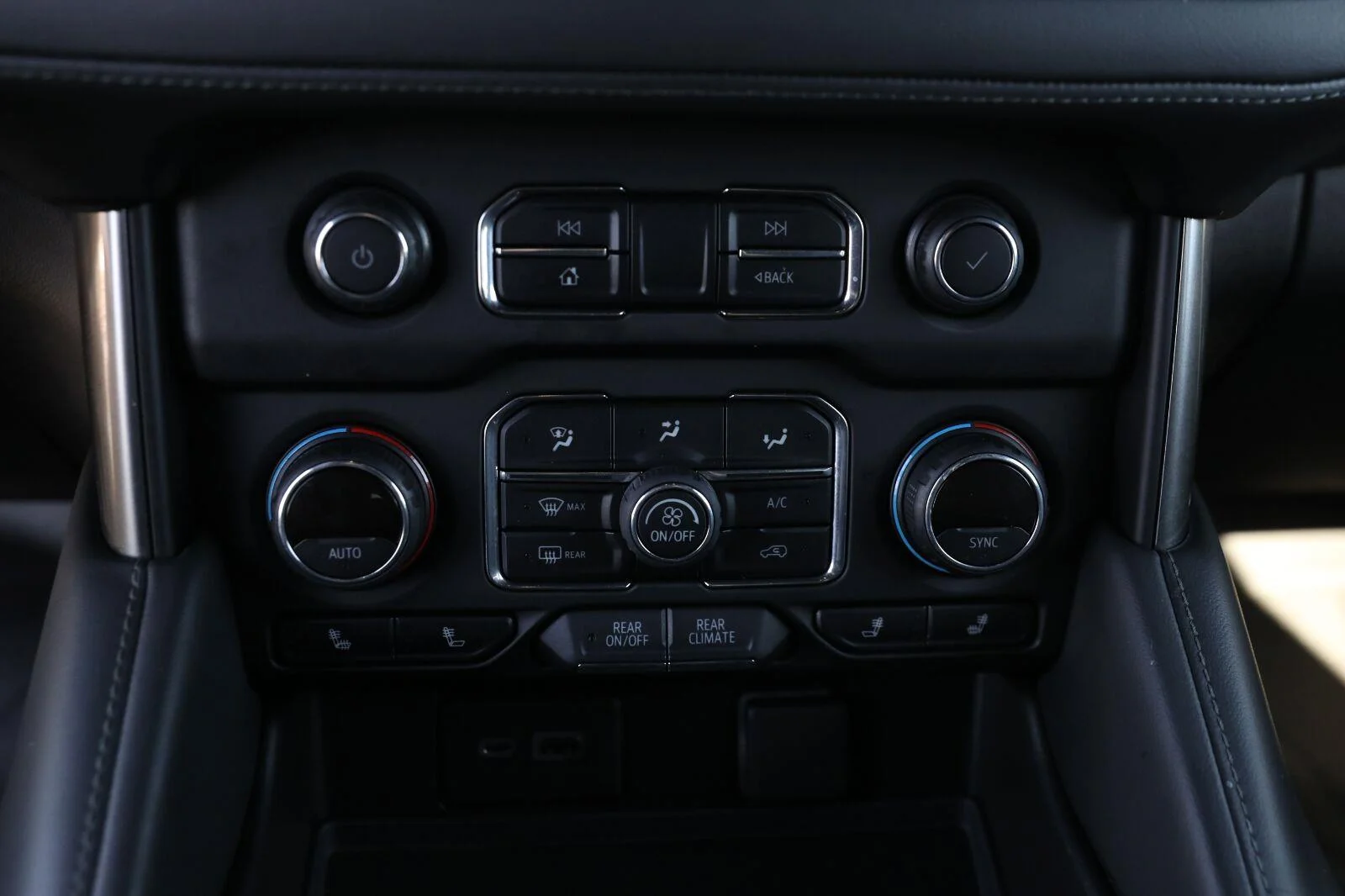 Used 2021 Shadow Gray Metallic Chevrolet Z71 image 46