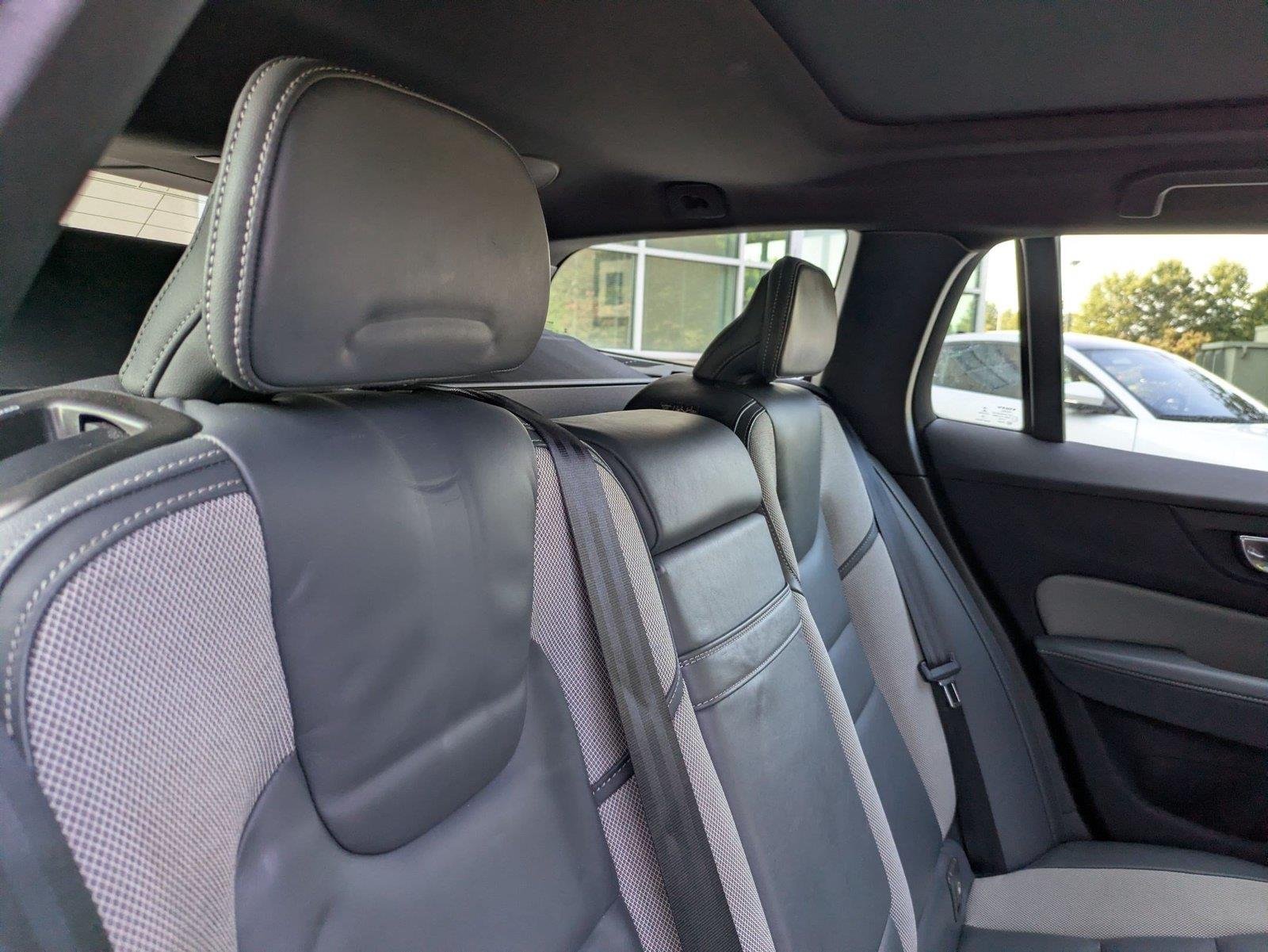 Used 2020 Pebble Grey Metallic Volvo R-Design image 26