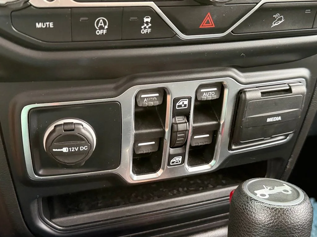 Used 2019 Gray Jeep Unlimited Sport S image 21