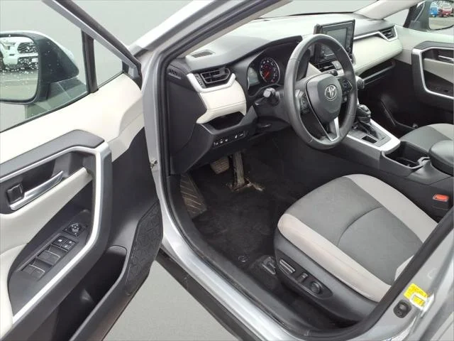 Certified Used 2022 SILVER SKY METALLIC Toyota  image 10