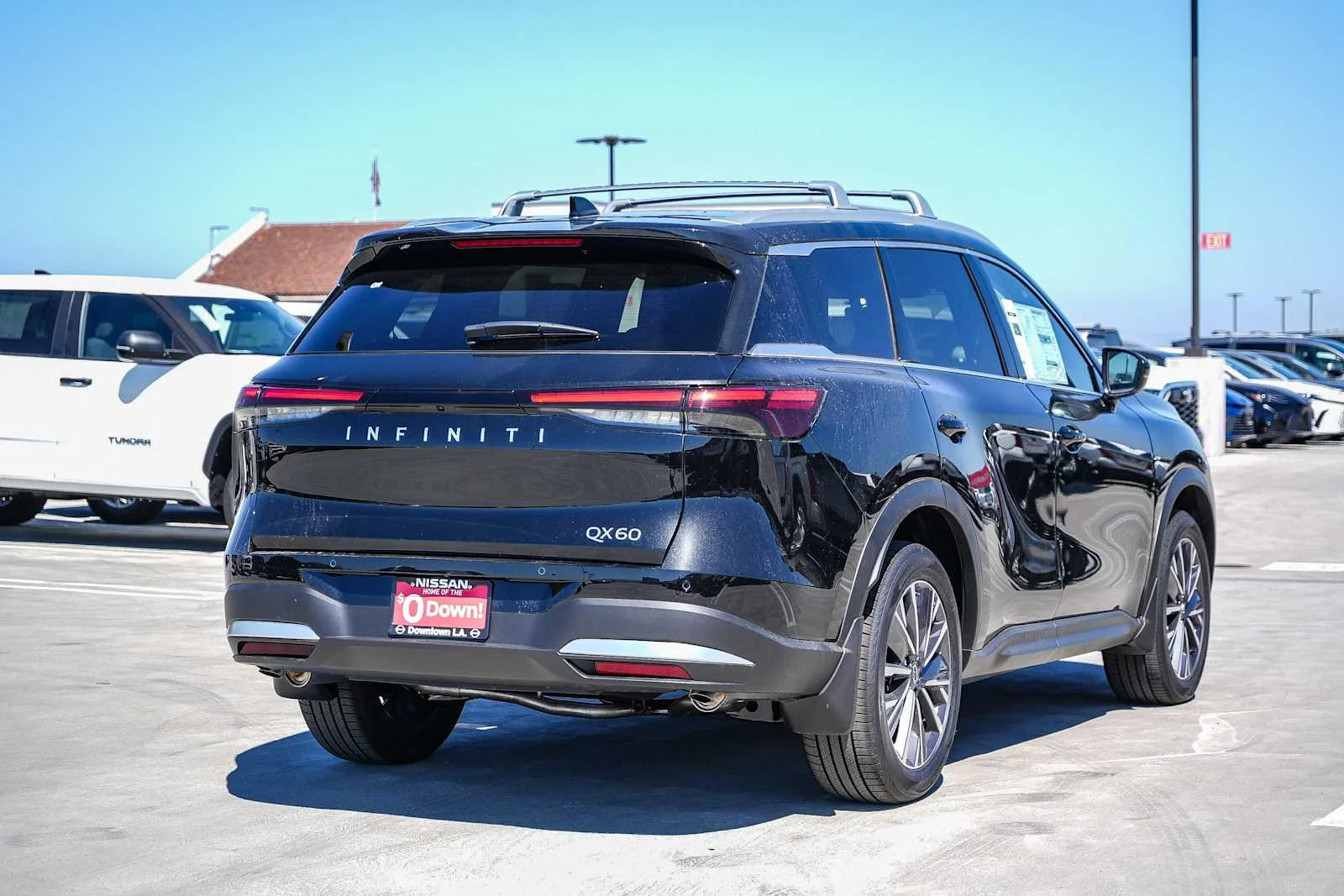 New 2027 MINERAL BLACK INFINITI Luxe FWD image 6
