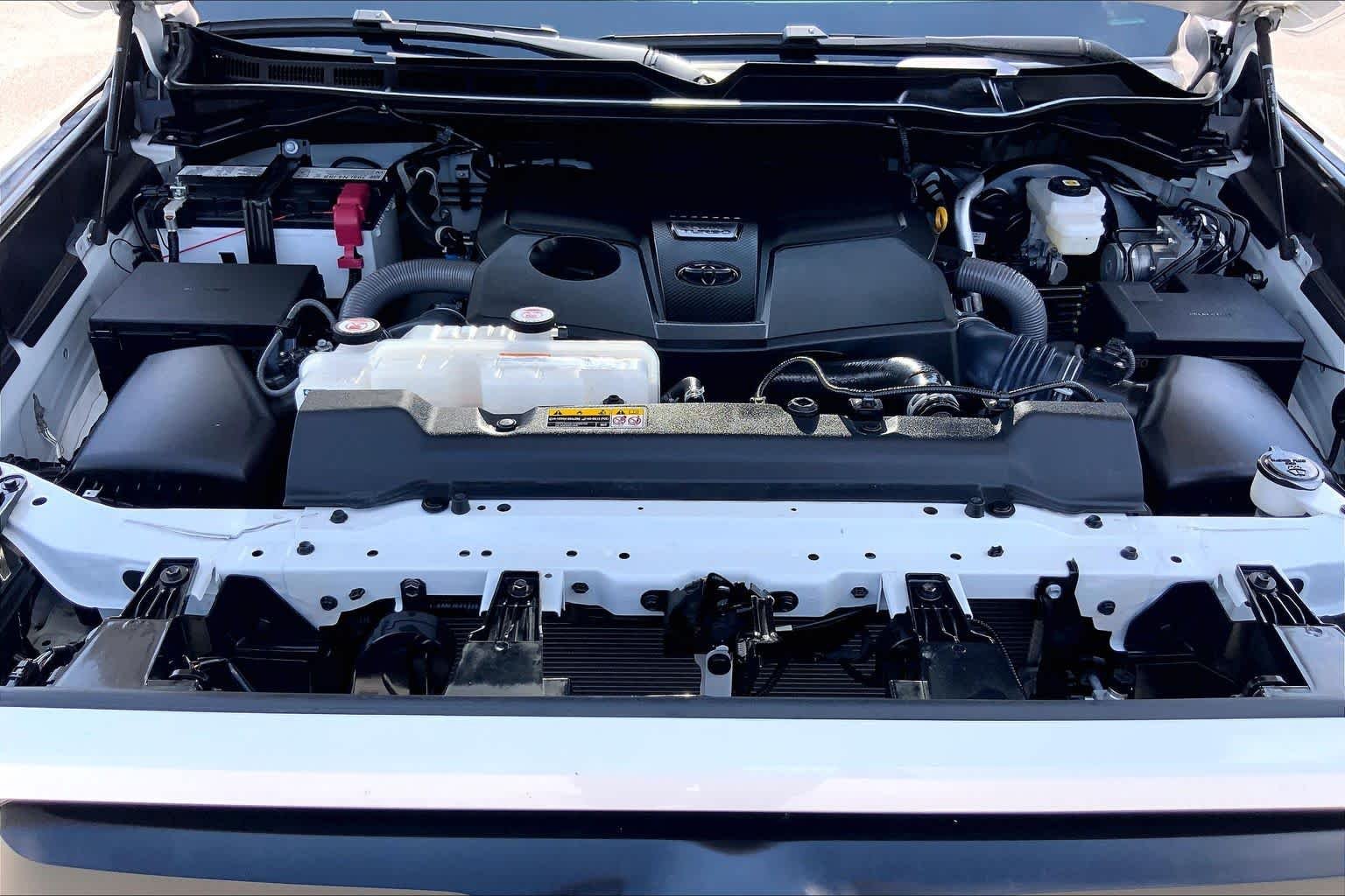 Used 2024 Ice Cap Toyota SR5 image 31